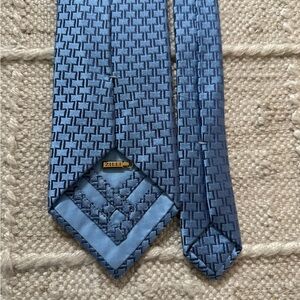 Zilli Elegant Blue Geometric Men's Tie